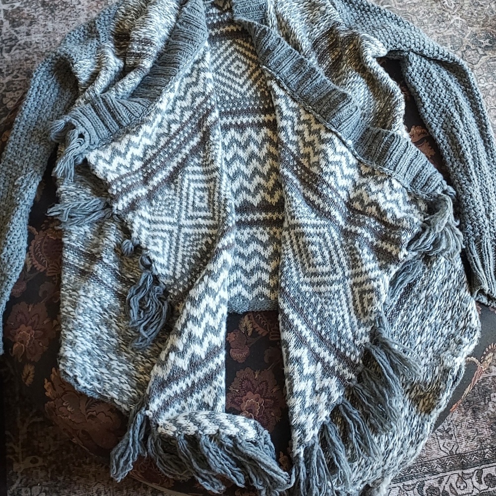 American Eagle Outfitters Geometric Gray Cardigan